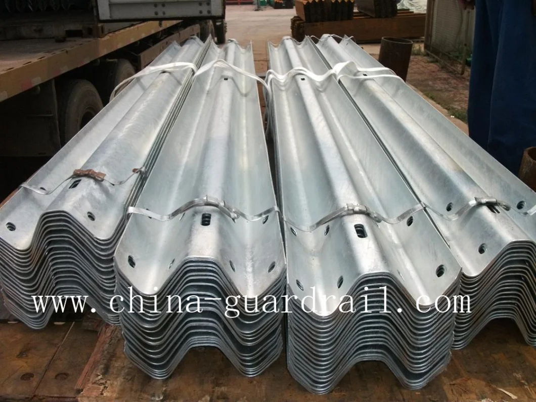 Silver Galvanized Metal Beam Crash Barrier for Road Safety